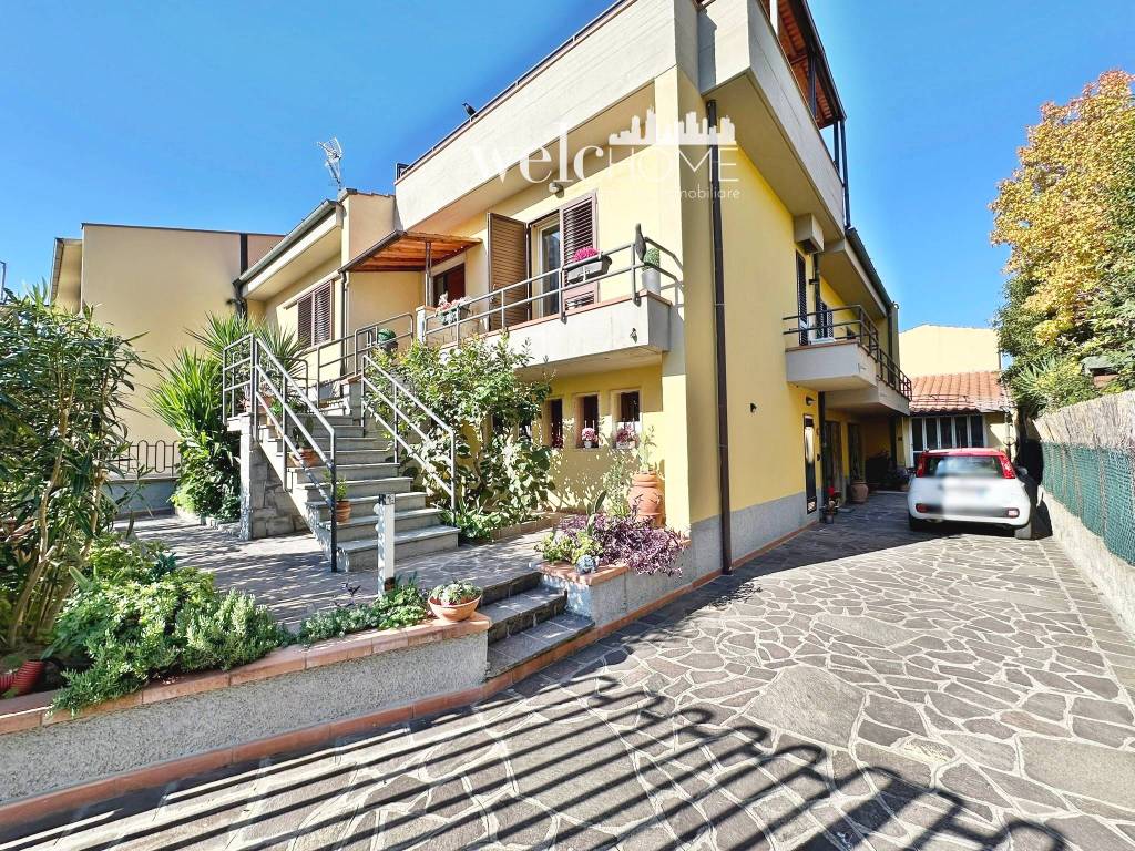 Villa a Campi bisenzio in Via Vasco Pratolini - Foto 2