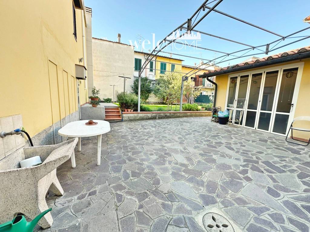 Villa a Campi bisenzio in Via Vasco Pratolini - Foto 4