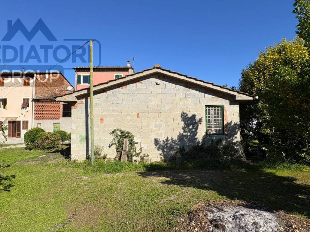 Casa indipendente a Lucca in Via dei Cecchetti - Foto 3