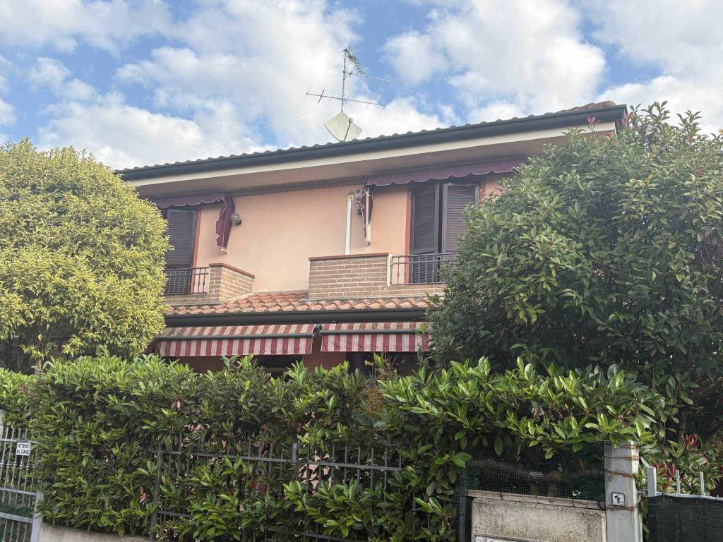 Villa a Porto mantovano in Via Roma - Foto 2