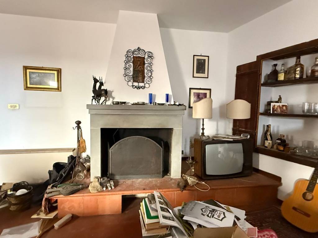 Casa indipendente a Massa e cozzile in Piazza Camillo Benso di Cavour, 1 - Foto 3