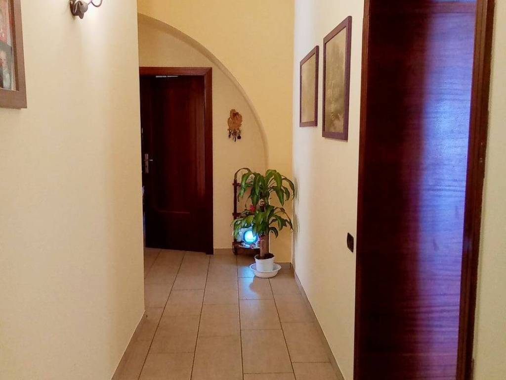 Appartamento a Cava de' tirreni in Via Nicola Longobardi - Foto 2