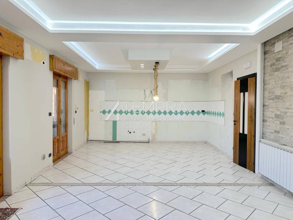 Appartamento a Adrano in VIA PAOLO VI - Foto 4