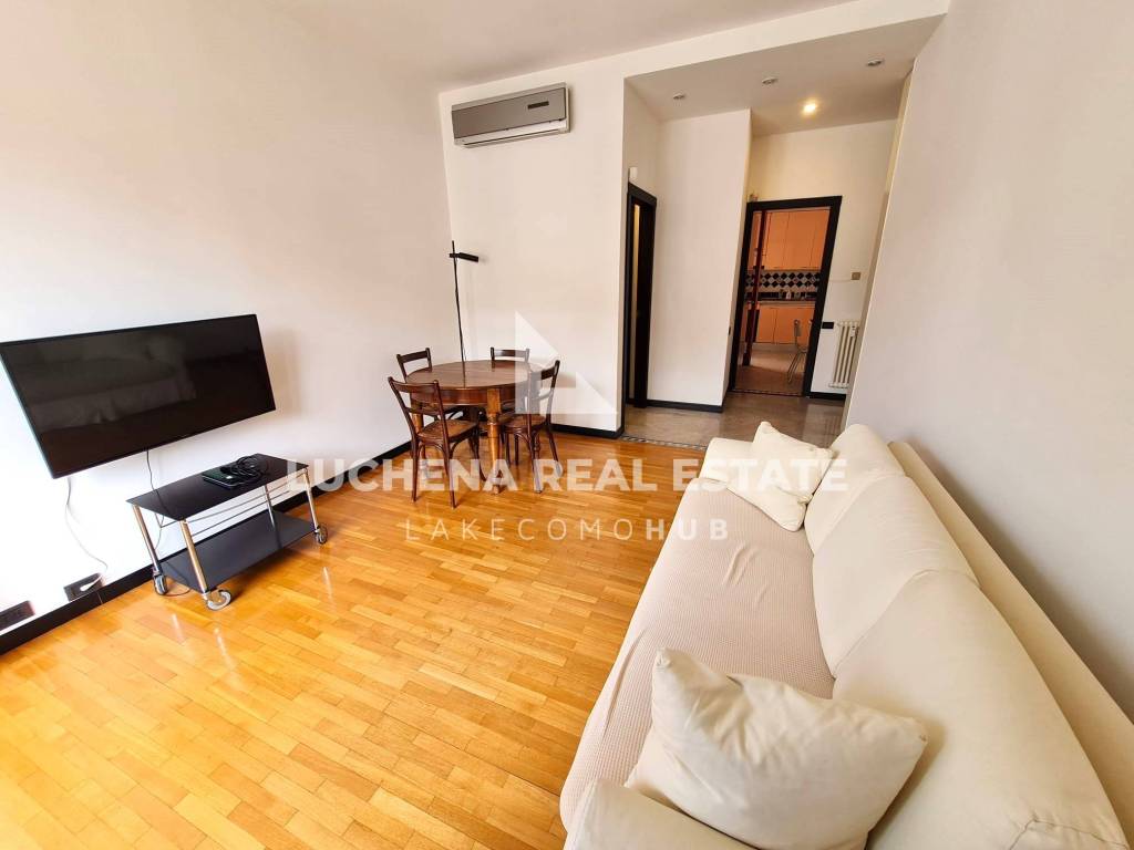 Appartamento a Como in Via Giuseppe Garibaldi, 35 - Foto 2