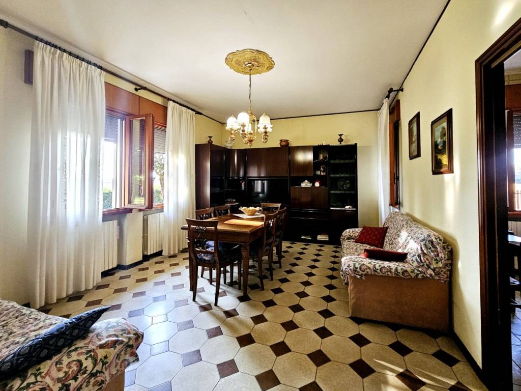 Appartamento a Villa estense in via arzarini - Foto 2