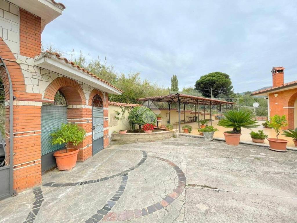 Villa a Velletri in Via Sant'Eurosia - Foto 3