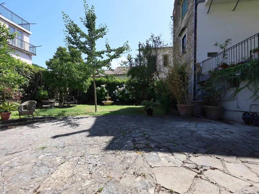 Villa a Cava de' tirreni in Via Cardinale Luigi d'Aragona - Foto 2