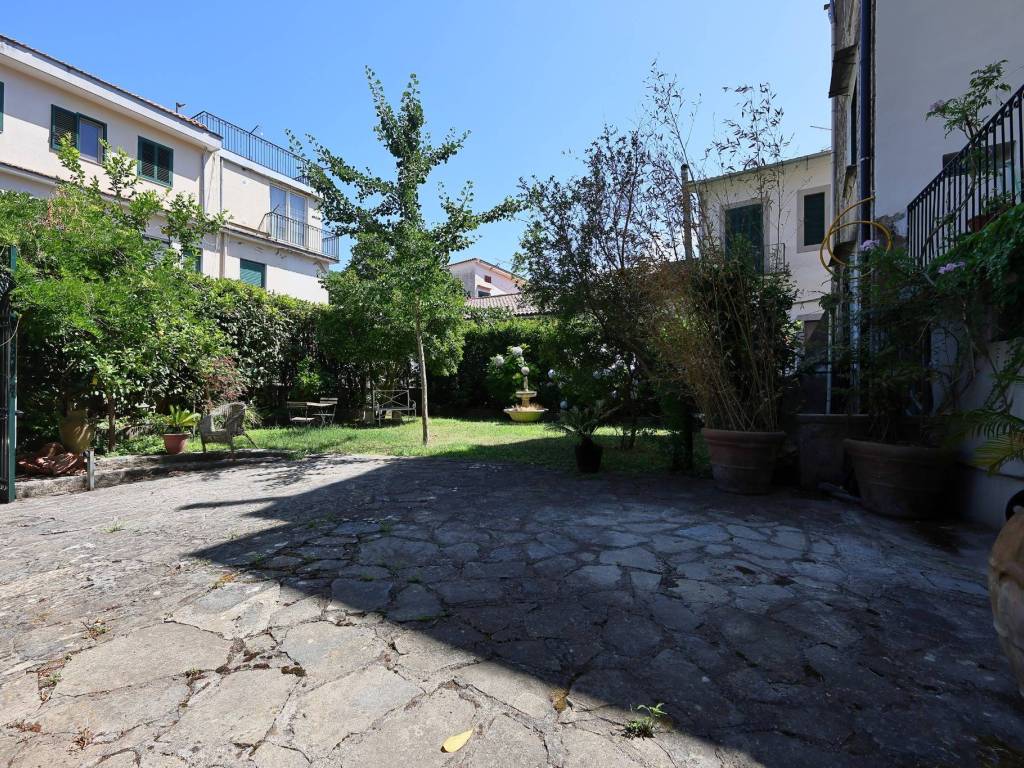Villa a Cava de' tirreni in Via Cardinale Luigi d'Aragona - Foto 3