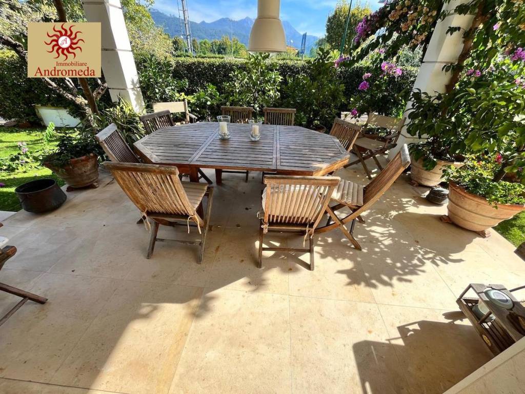 Villa a Forte dei marmi in Via Scassi Carli - Foto 2