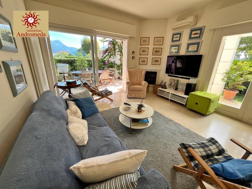 Villa a Forte dei marmi in Via Scassi Carli - Foto 3