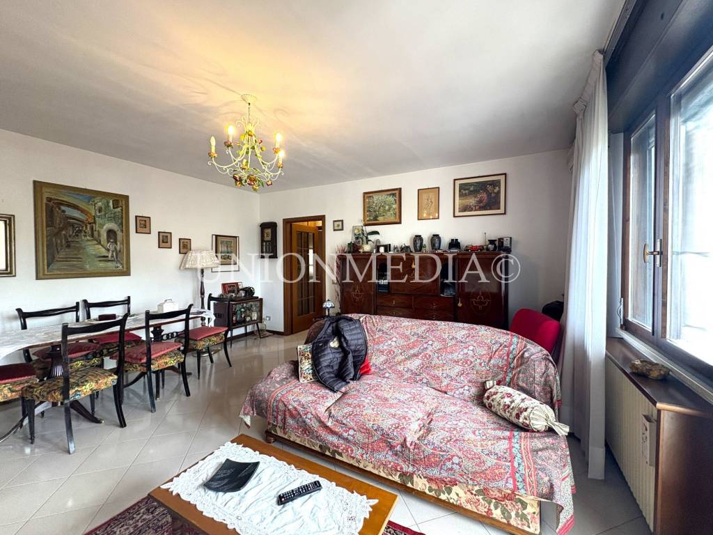 Appartamento a Sarzana in Via Paolo Diana - Foto 2