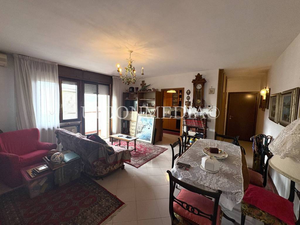 Appartamento a Sarzana in Via Paolo Diana - Foto 3