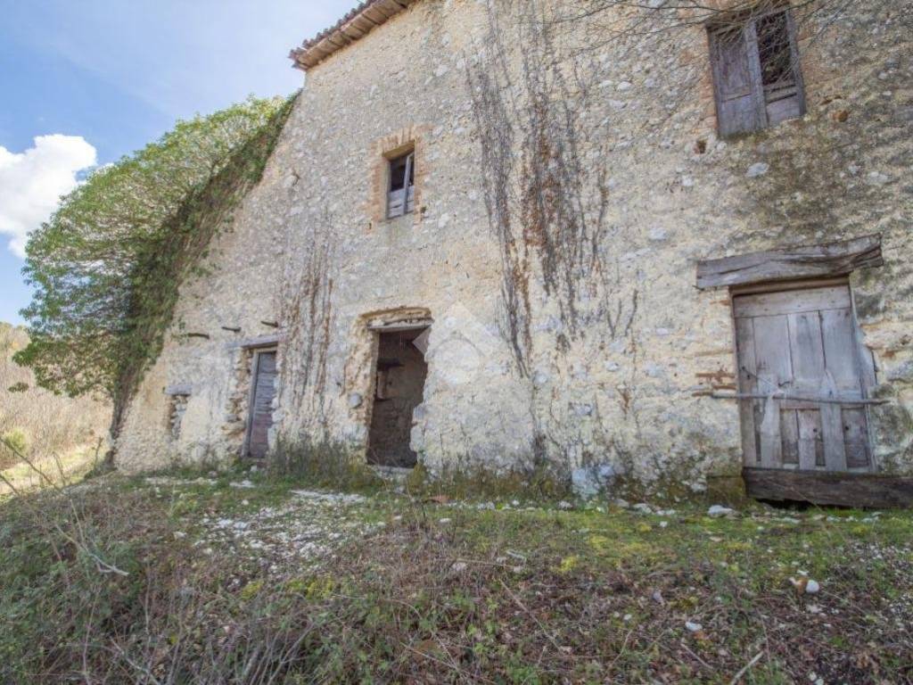 Rustico / casale a Longone sabino in Contrada S. Benedetto, 1 - Foto 4
