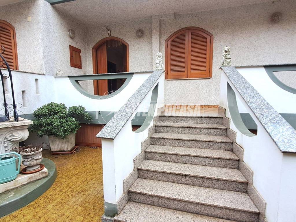 Casa indipendente a Adelfia in Via DOSSETTI 25 - Foto 2