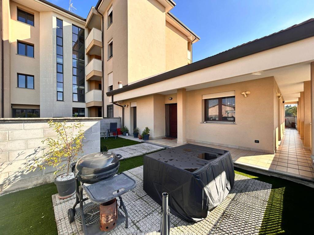 Villa a Trecate in Via Angelo Busto, 1 - Foto 3