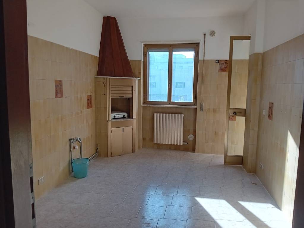 Appartamento a Castellana grotte in Via Rodolfo Malorgio - Foto 2