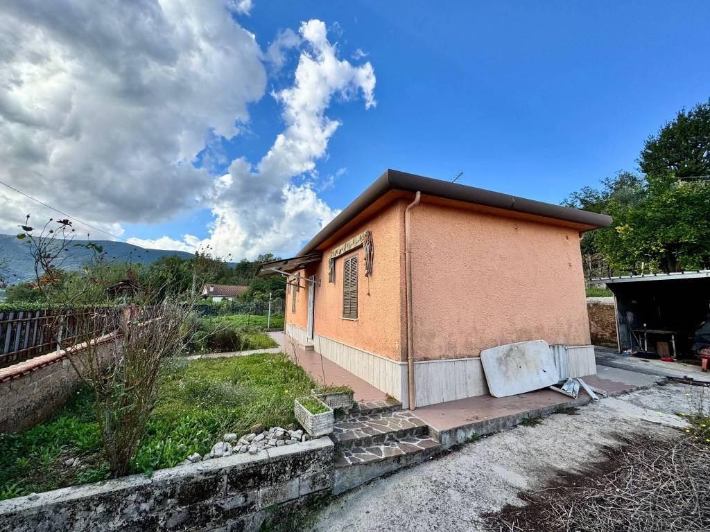 Villa a Ceccano in Via Badia, 66 - Foto 4
