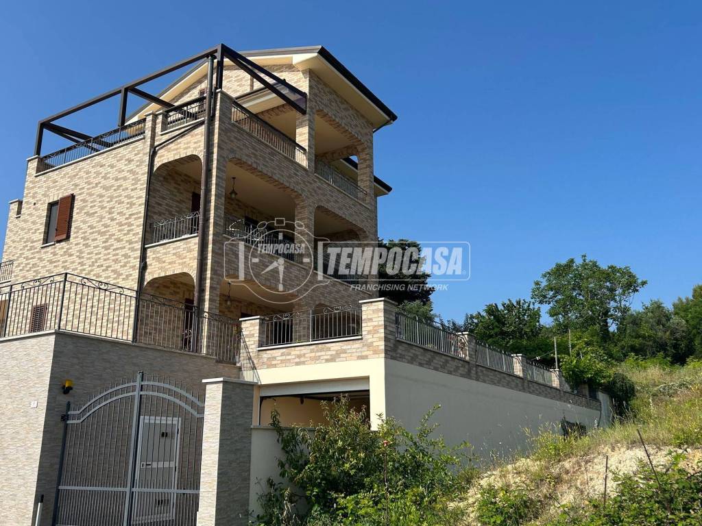 Terreno a Civitanova marche in Via Francesco Carnelutti 8 - Foto 5