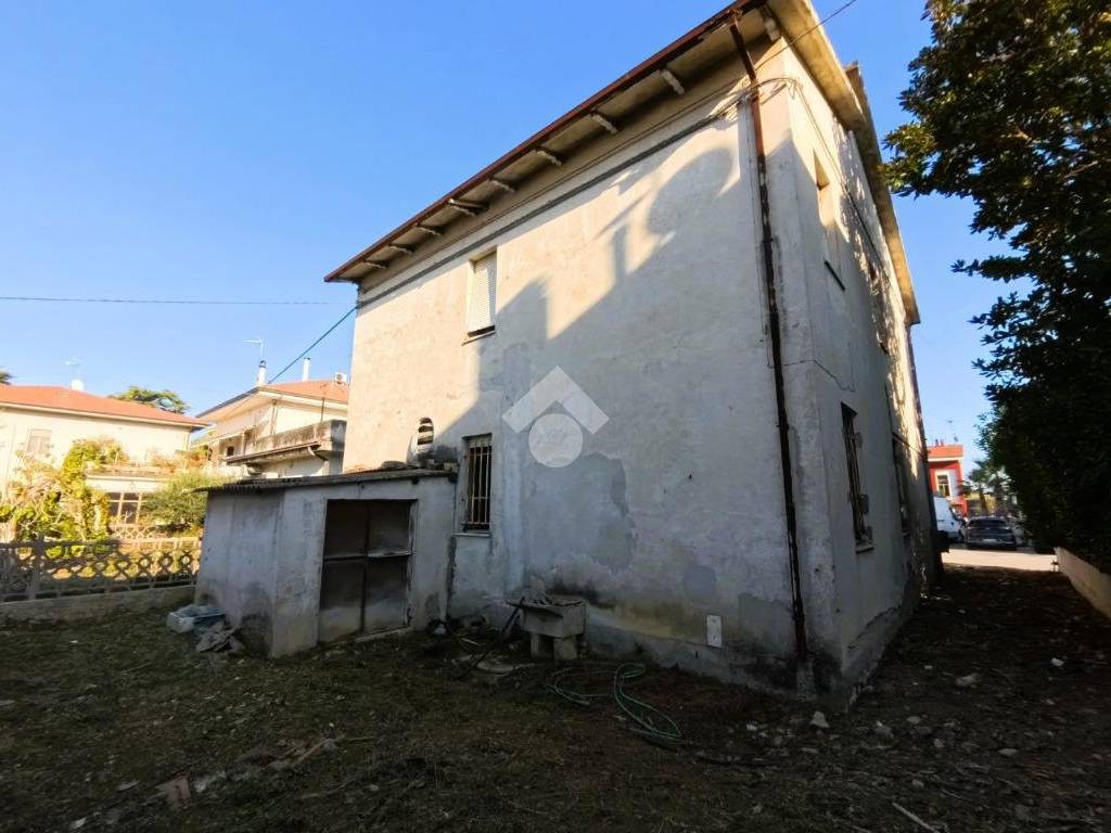 Appartamento a Civitanova marche in Via Nino Bixio, 89 - Foto 4