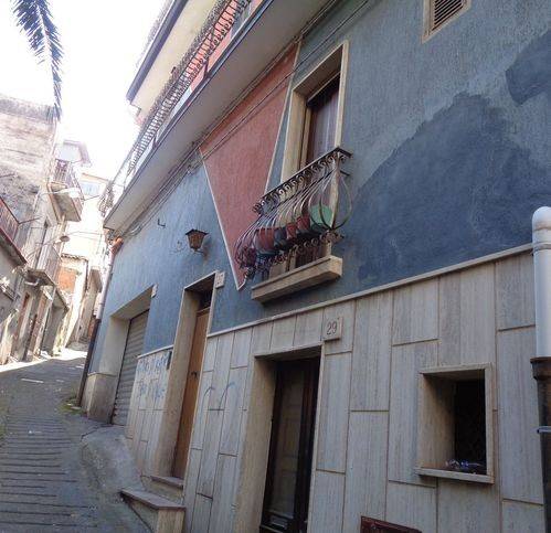 Villa a Bronte in Via Pietro Mascagni 27 - Foto 2