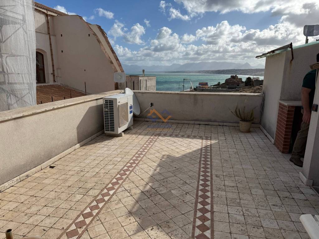 Casa indipendente a Castellammare del golfo in Via Madrice - Foto 2