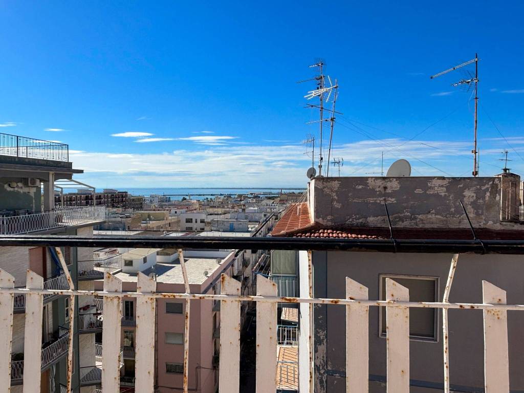 Appartamento a Manfredonia in Via Vittorio Alfieri, 5 - Foto 2
