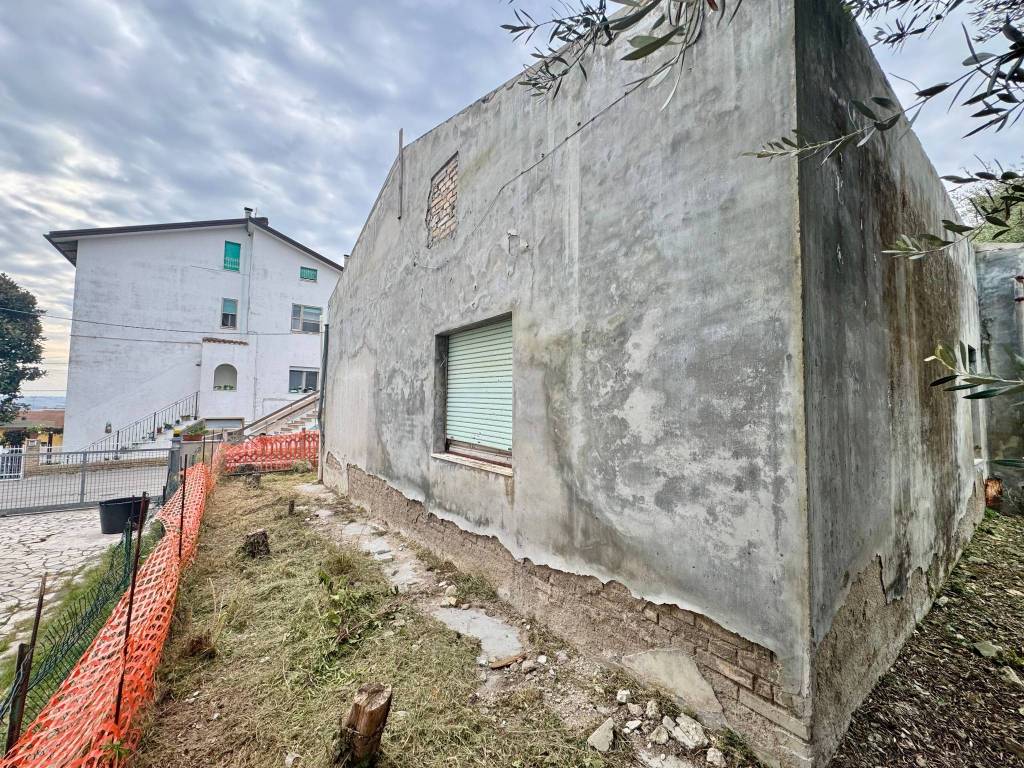 Rustico / casale a Castelfidardo in Via Alcide De Gasperi, 12 - Foto 4