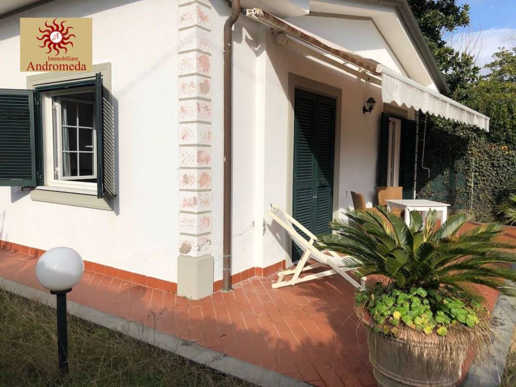 Villa a Forte dei marmi in Via Lorenzo de' Medici - Foto 2