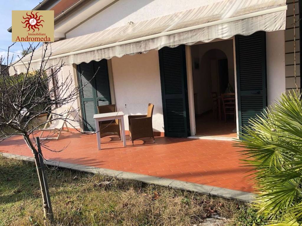 Villa a Forte dei marmi in Via Lorenzo de' Medici - Foto 3