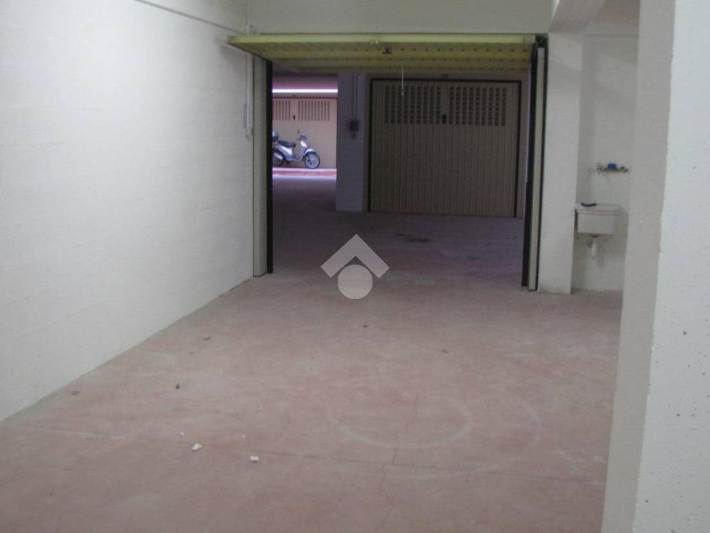 Box / garage a Albissola marina in VIA ANGELO BARILE - Foto 3