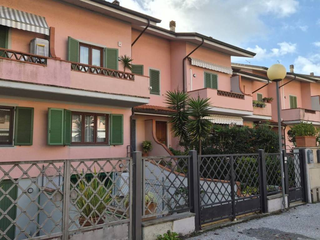 Villetta a schiera a Forte dei marmi in Via Francesco Ferrucci - Foto 5