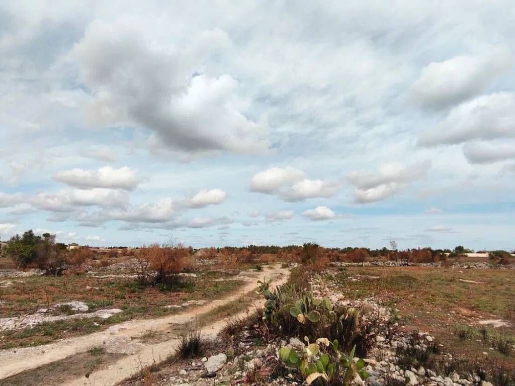 Terreno a Lizzanello in Via Castri, 10 - Foto 2