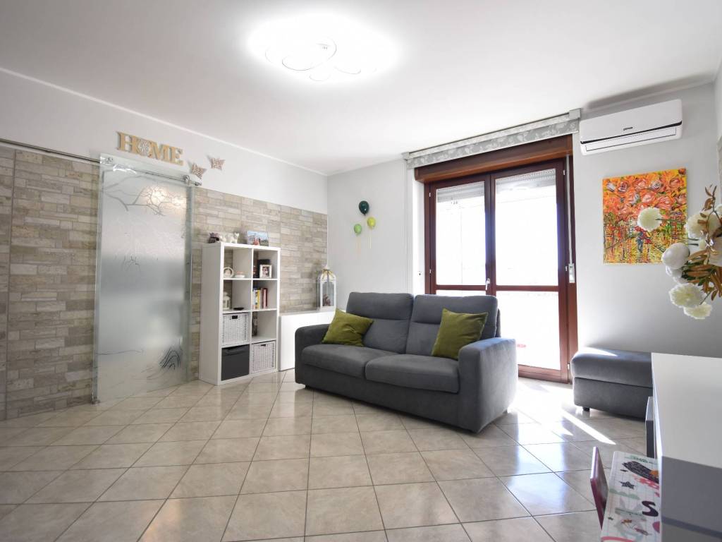 Appartamento a Collegno in Via Vittorio Sassi, 19 - Foto 2