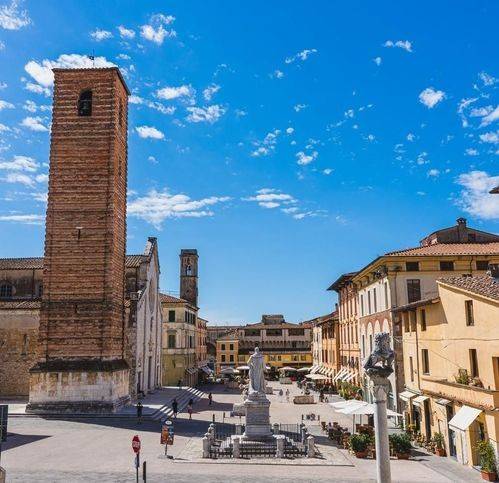 Immobile a Pietrasanta in Piazza Francesco Crispi 1 - Foto 3