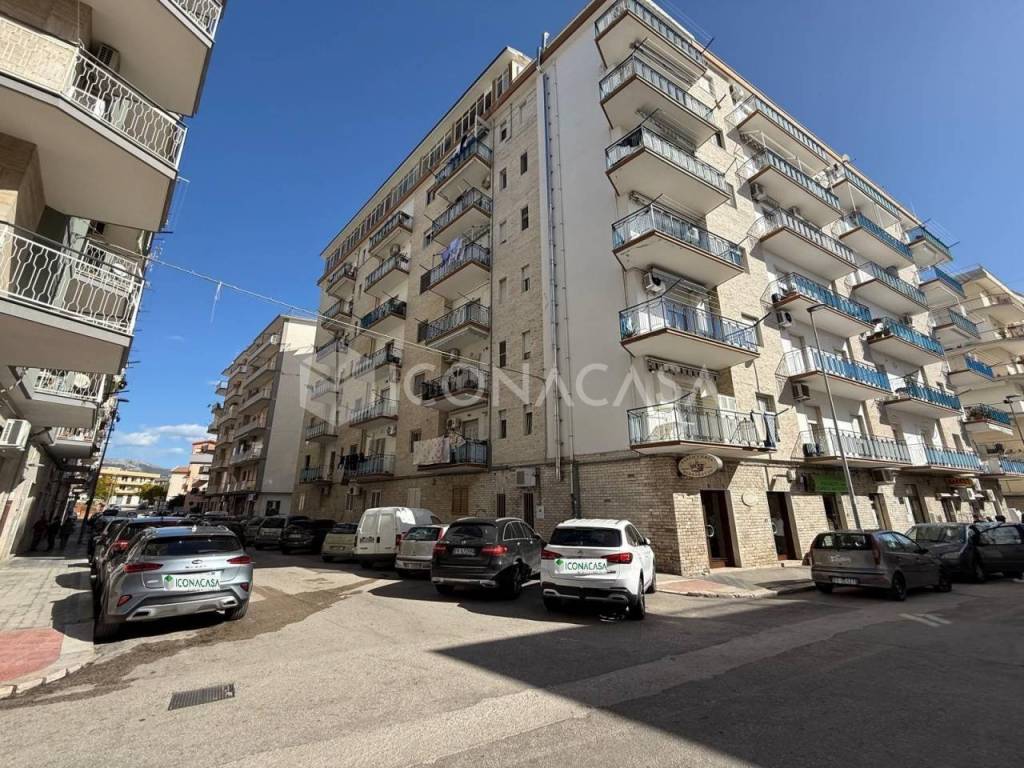 Appartamento a Manfredonia in Via Giosuè Carducci, 8 - Foto 4