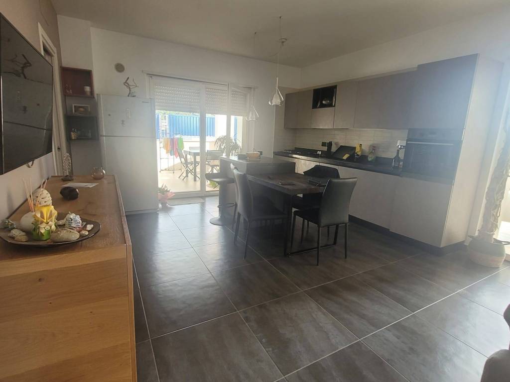 Appartamento a San cipriano picentino in Via Zona Industriale Campigliano - Foto 2