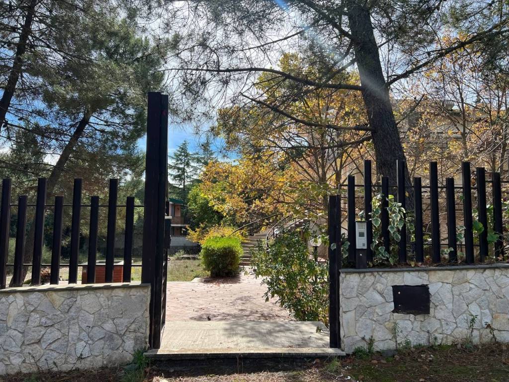 Villa a Nicolosi in Via Regina Bianca di Navarra - Foto 2