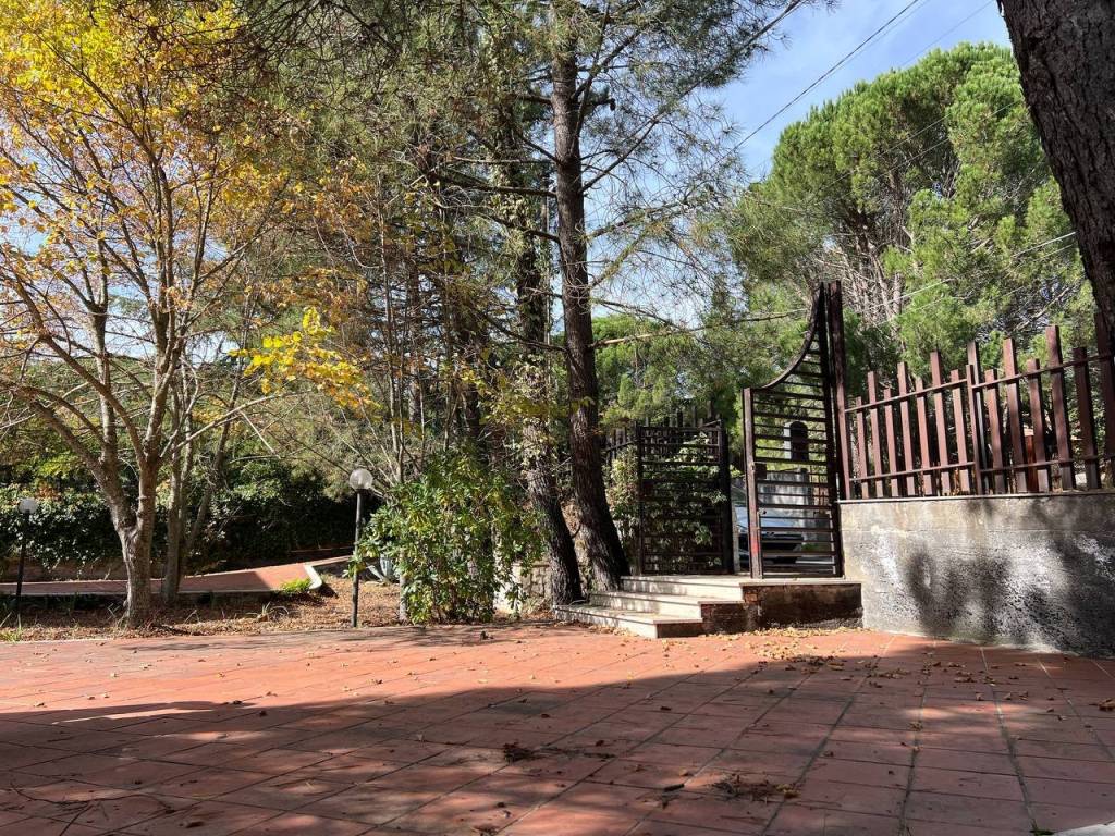 Villa a Nicolosi in Via Regina Bianca di Navarra - Foto 4