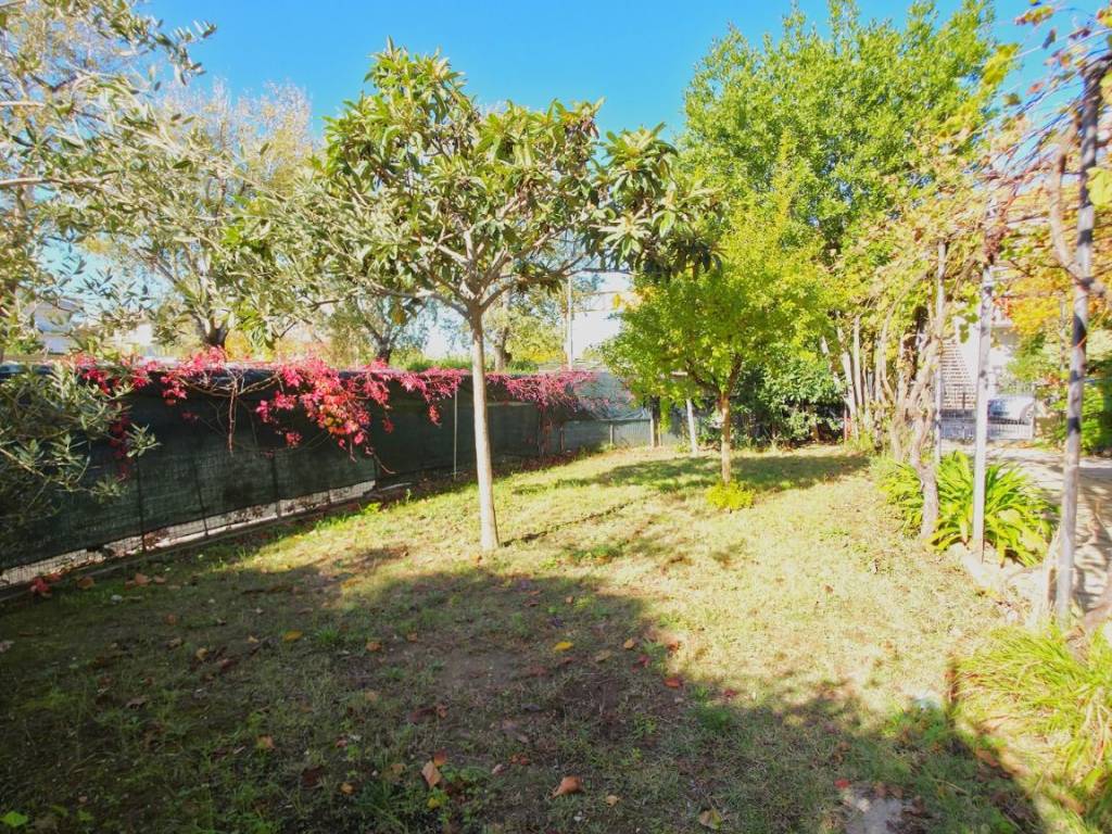 Appartamento a Riccione in Viale Alessandro Tassoni - Foto 2
