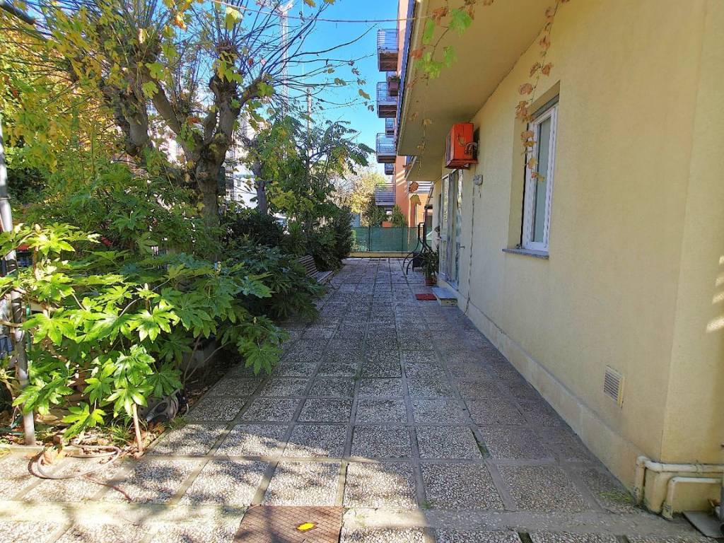 Appartamento a Riccione in Viale Alessandro Tassoni - Foto 3