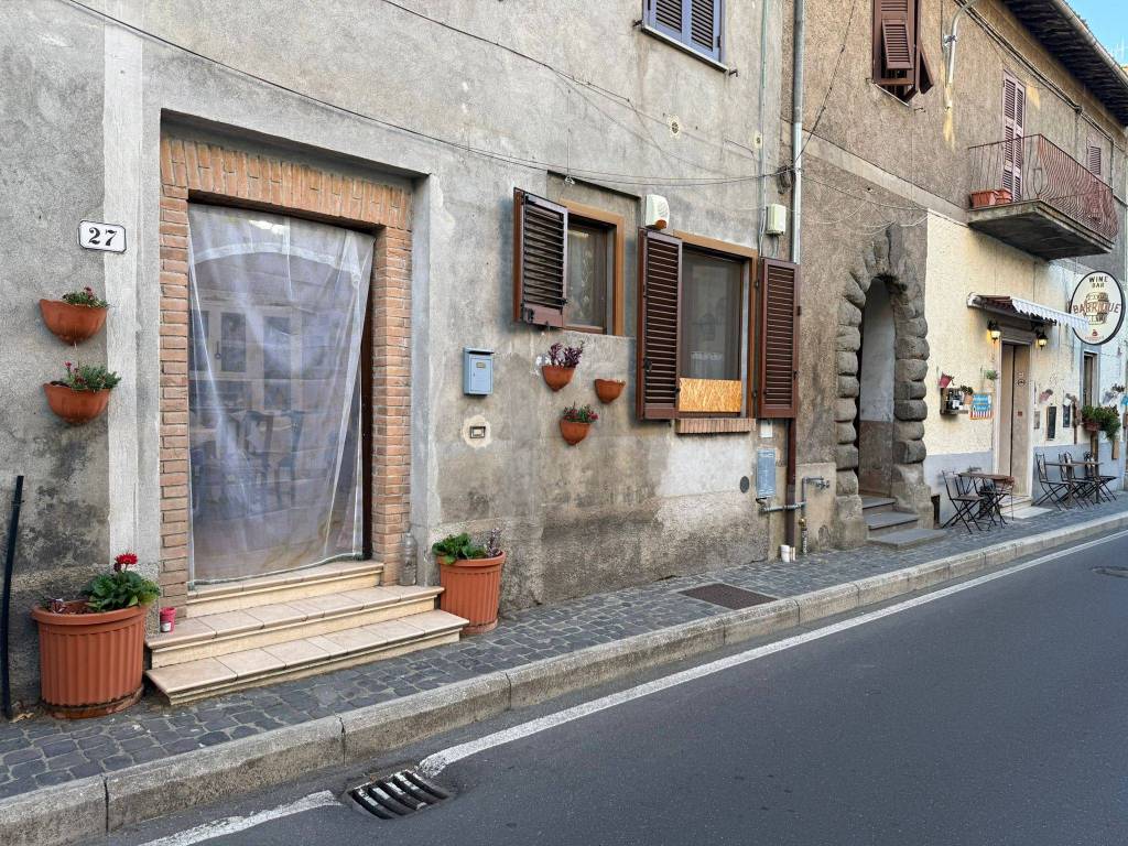 Appartamento a Capodimonte in Via Roma, 27 - Foto 2