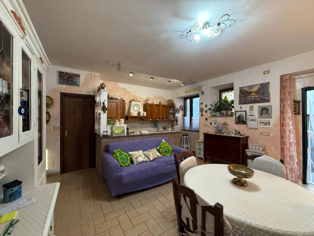 Appartamento a Capodimonte in Via Roma, 27 - Foto 4