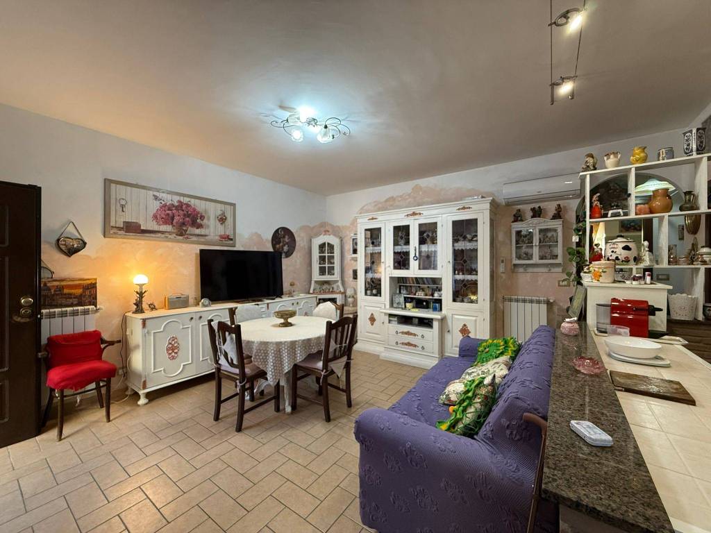 Appartamento a Capodimonte in Via Roma, 27 - Foto 5