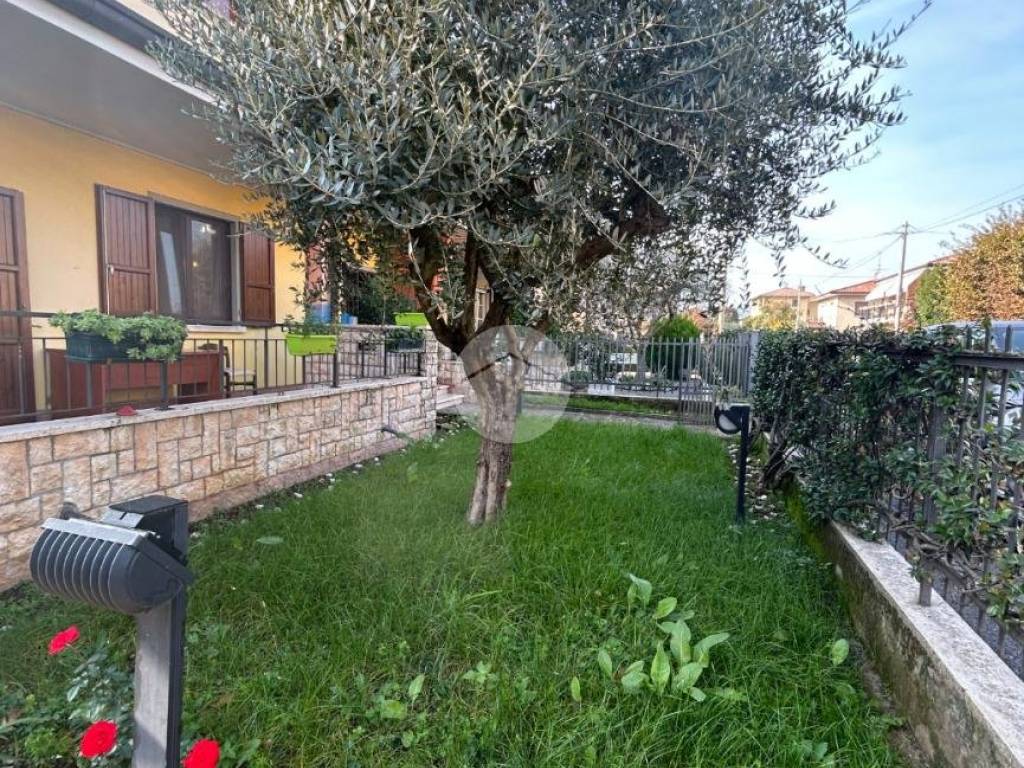Villa a Rovato in Via Caduti del Lavoro, 10 - Foto 5
