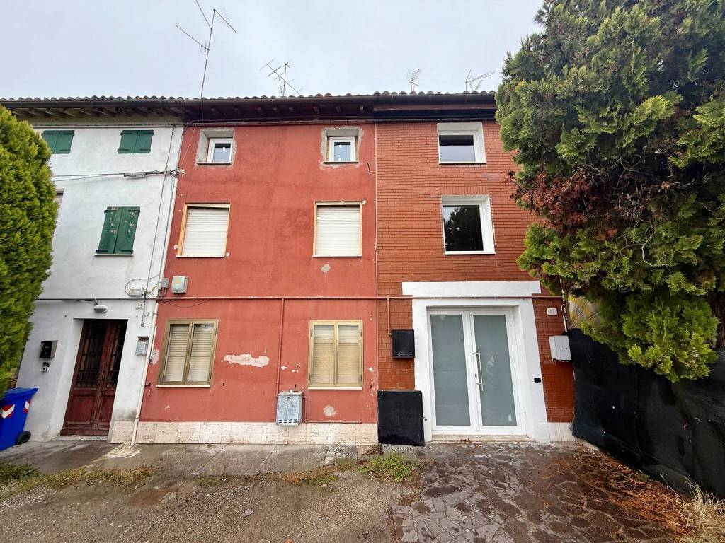 Casa indipendente a Carpi in Via Argine Panzano, 64 - Foto 3
