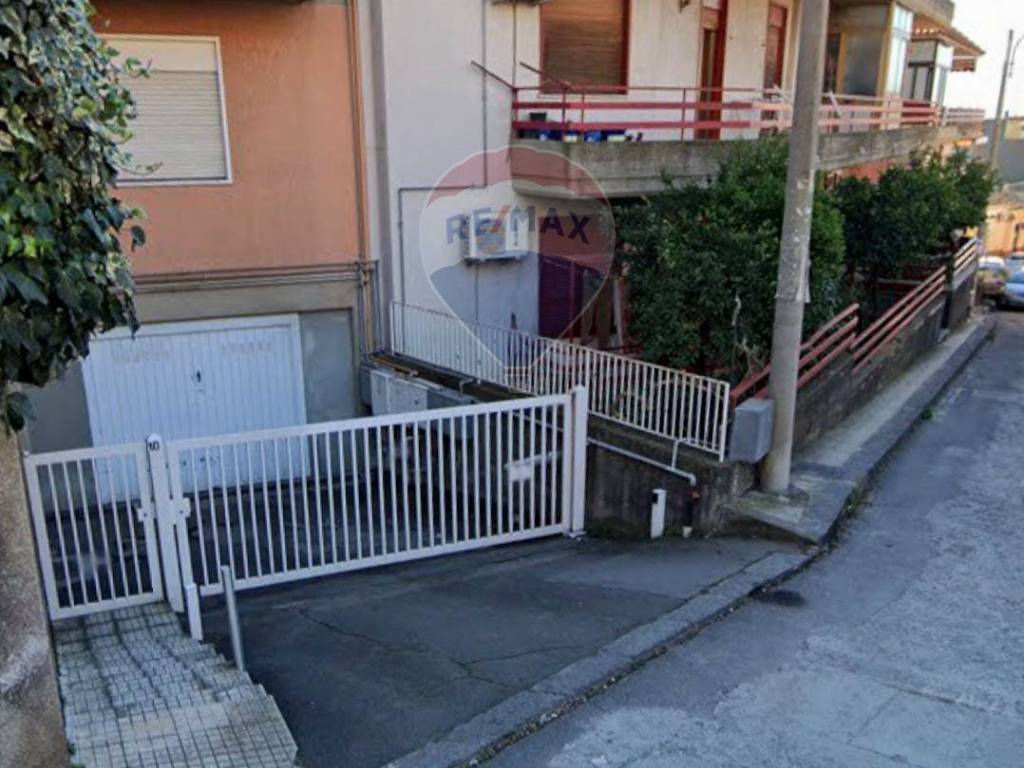 Box / garage a Aci castello in Via Trieste, 10 - Foto 2