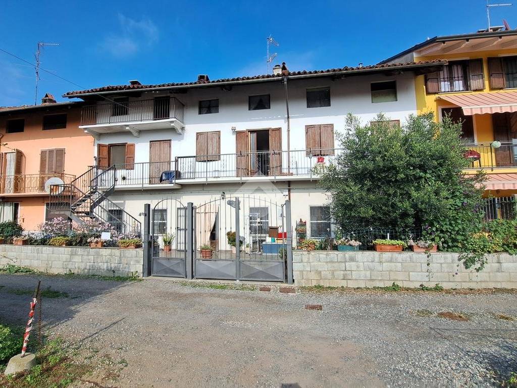 Casa indipendente a Alice castello in VIA CAMILLO BENSO CAVOUR, 12 - Foto 2