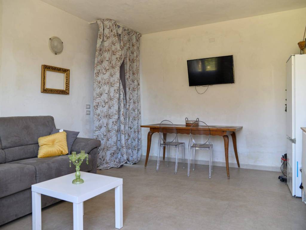 Appartamento a Gavirate in Via Cornelio Rovera - Foto 2