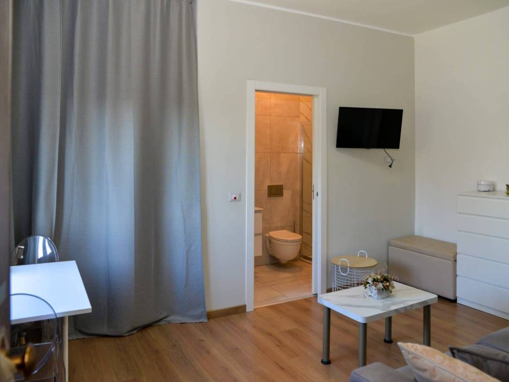 Appartamento a Gavirate in Via Cornelio Rovera - Foto 4