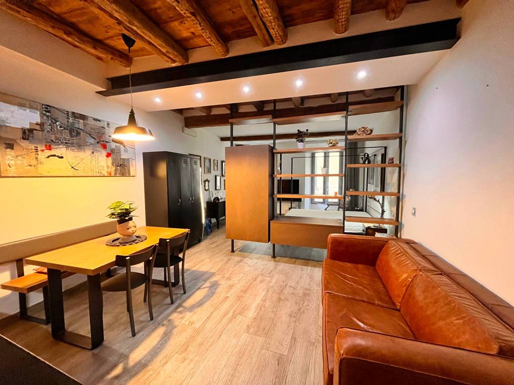 Appartamento a Como in Via Indipendenza, 46 - Foto 2
